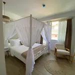 Flora Boheme Butik 5*