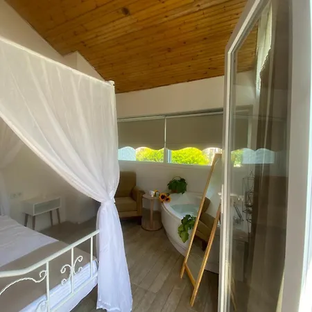 Flora Boheme Butik Çeşme