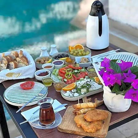 Ξενοδοχείο Flora Boheme Butik 5*