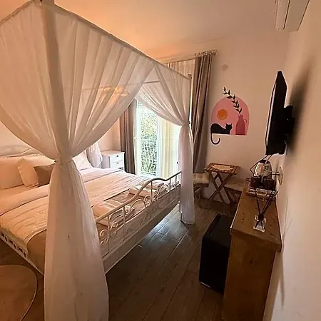 מלון Flora Boheme Butik Çeşme