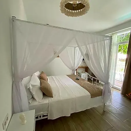 Flora Boheme Butik Ξενοδοχείο Çeşme