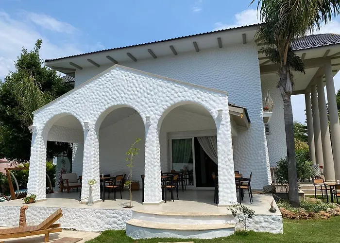 Отель Flora Boheme Butik