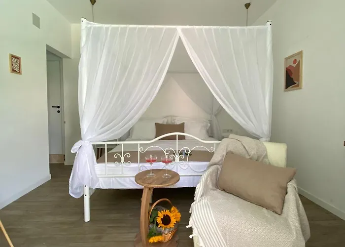 Flora Boheme Butik Кешме