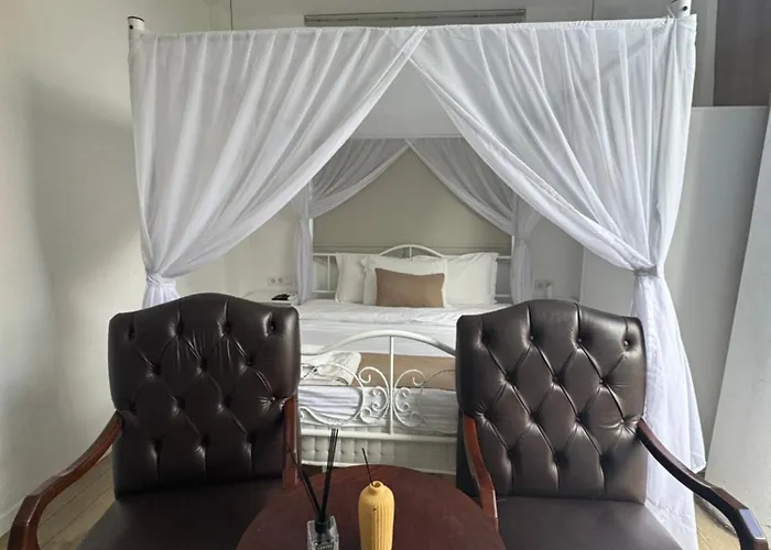 Отель Flora Boheme Butik Кешме