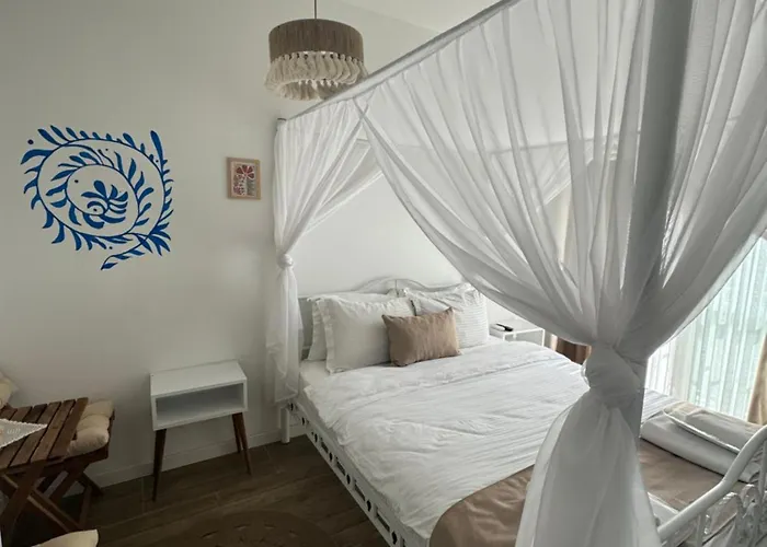 Flora Boheme Butik Кешме