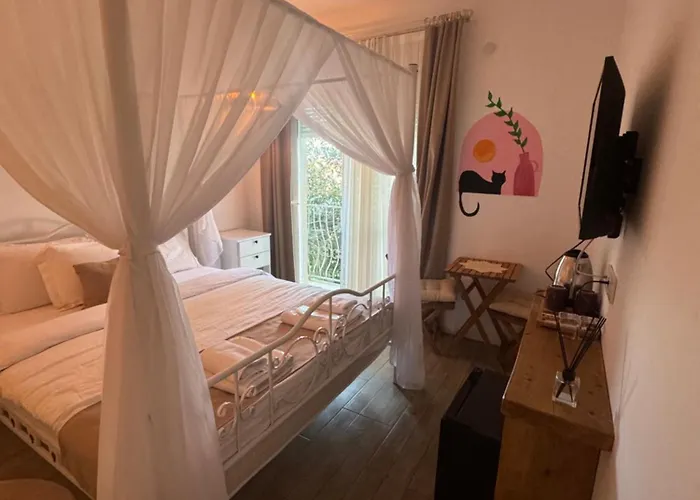 Flora Boheme Butik Отель