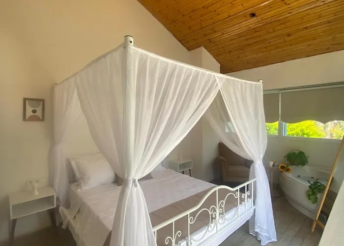 Flora Boheme Butik Отель