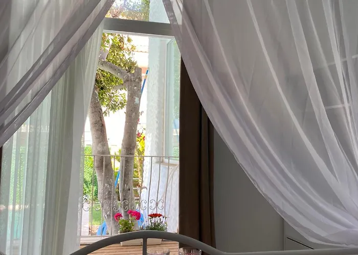 Flora Boheme Butik Отель Кешме